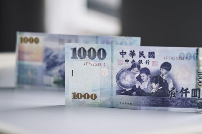 Taiwan Dollar Surges Over 2% as Trade Tensions Stoke Volatility