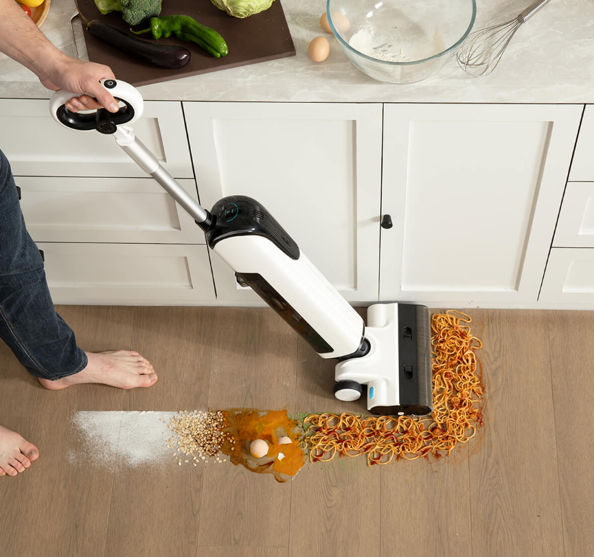 Cleaning motor floor