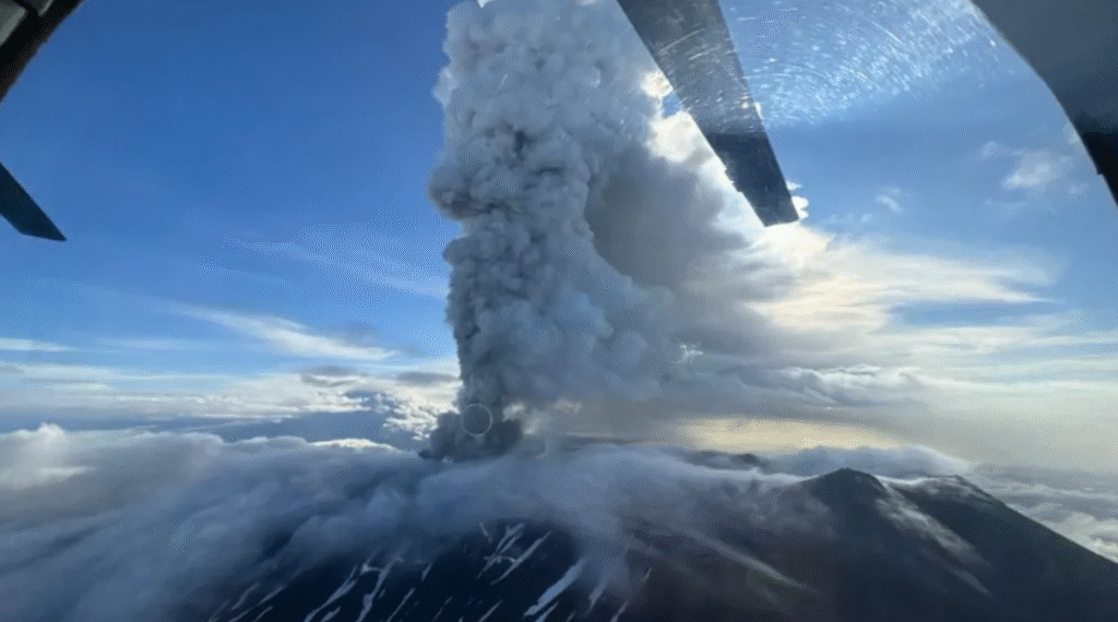 russian volcano errupts