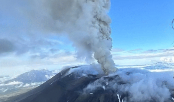 russian volcano errupts 2