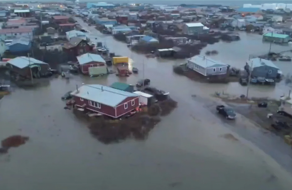 Alaska house drifts away