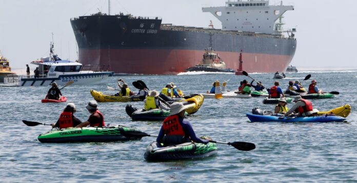 Climate Protesters Kayak Disruption