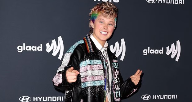 JoJo Siwa Hospitalized Performance
