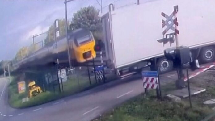 Train smashes into truck