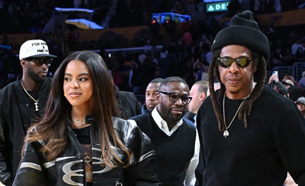 Blue Ivy Carter courtside